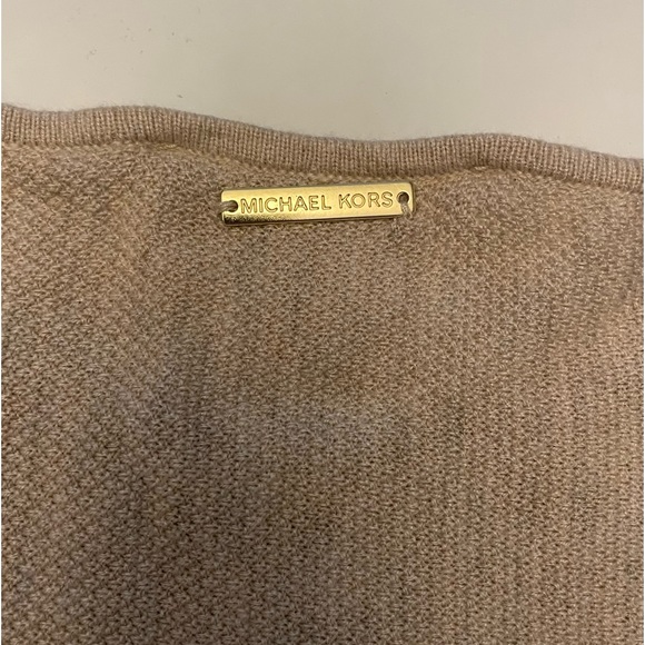 Tan knit top. - Picture 3 of 8